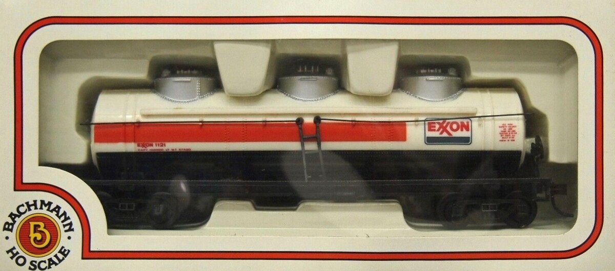 Bachmann 73649 HO Exxon 40' 3-Dome Tank Car