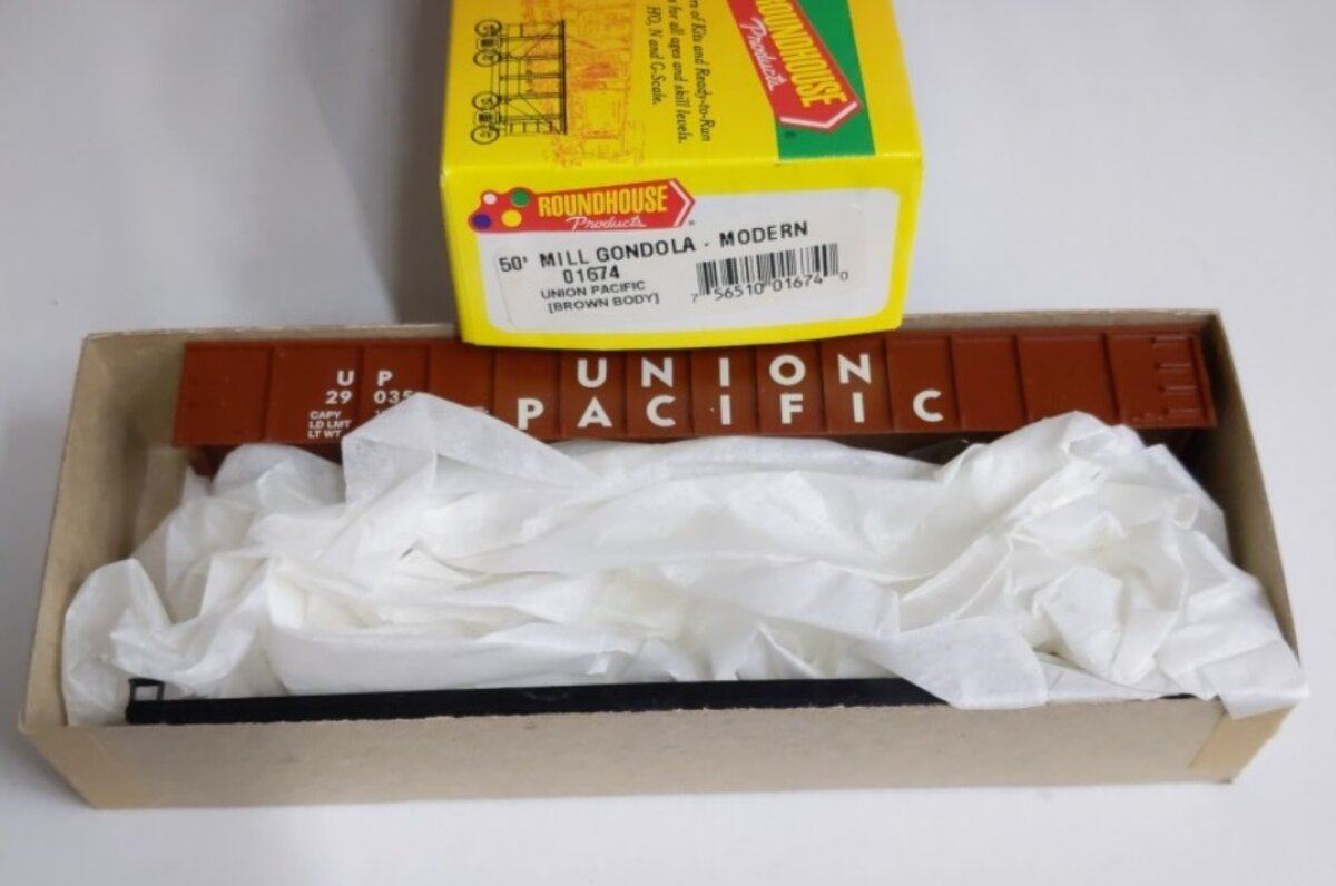 Roundhouse 01674 HO Union Pacific 50'''' Mill Gondola Modern Car Kit