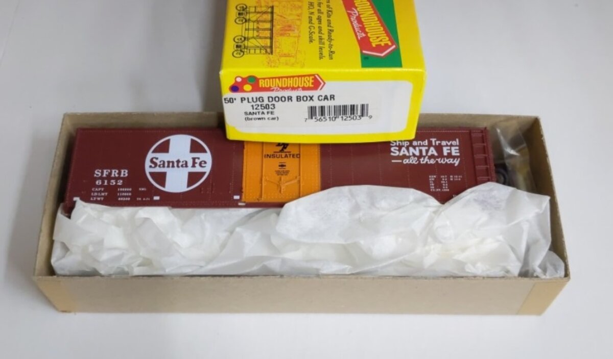 Roundhouse 12503 HO Sante Fe 50' Plug Door Boxcar Kit