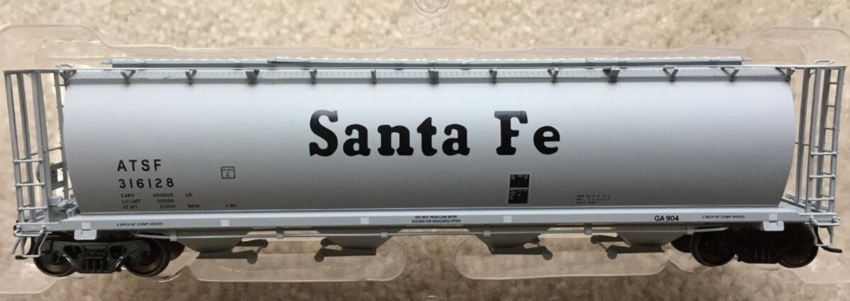InterMountain 45135-03 HO Santa Fe Gray Cylindrical Covered Hopper Car # 316128