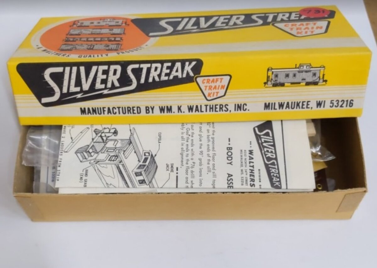 Walthers 75-0401 HO Silver Streak Vintage Caboose Kit