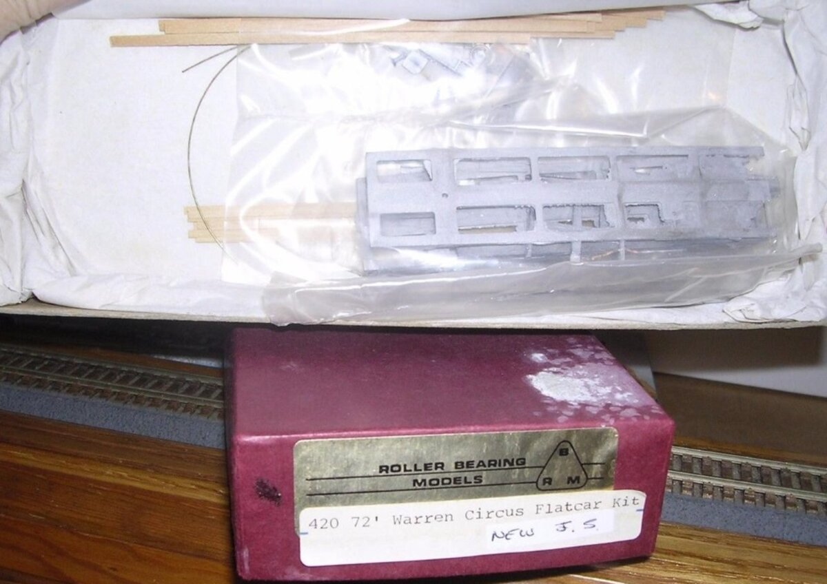 Roller Bearing Models 420 HO Warren Circus Flatcar Kit