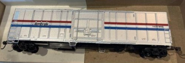 Athearn 1165 HO Bev-Bel Corp Amtrak 57' Merchandise Handling Car # 1420 Kit