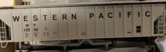 Roundhouse 807-04 HO Western Pacific 50' Covered Hopper Car # 12062 Kit