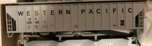 Roundhouse 807-08 HO Western Pacific 50' Covered Hopper Car # 12083 Kit