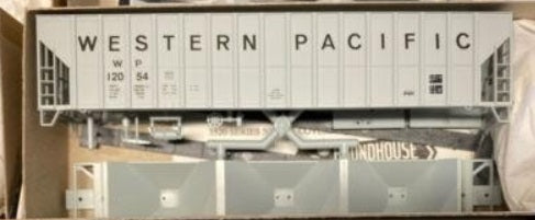 Roundhouse 807-11 HO Western Pacific 50' Covered Hopper Car # 12054 Kit