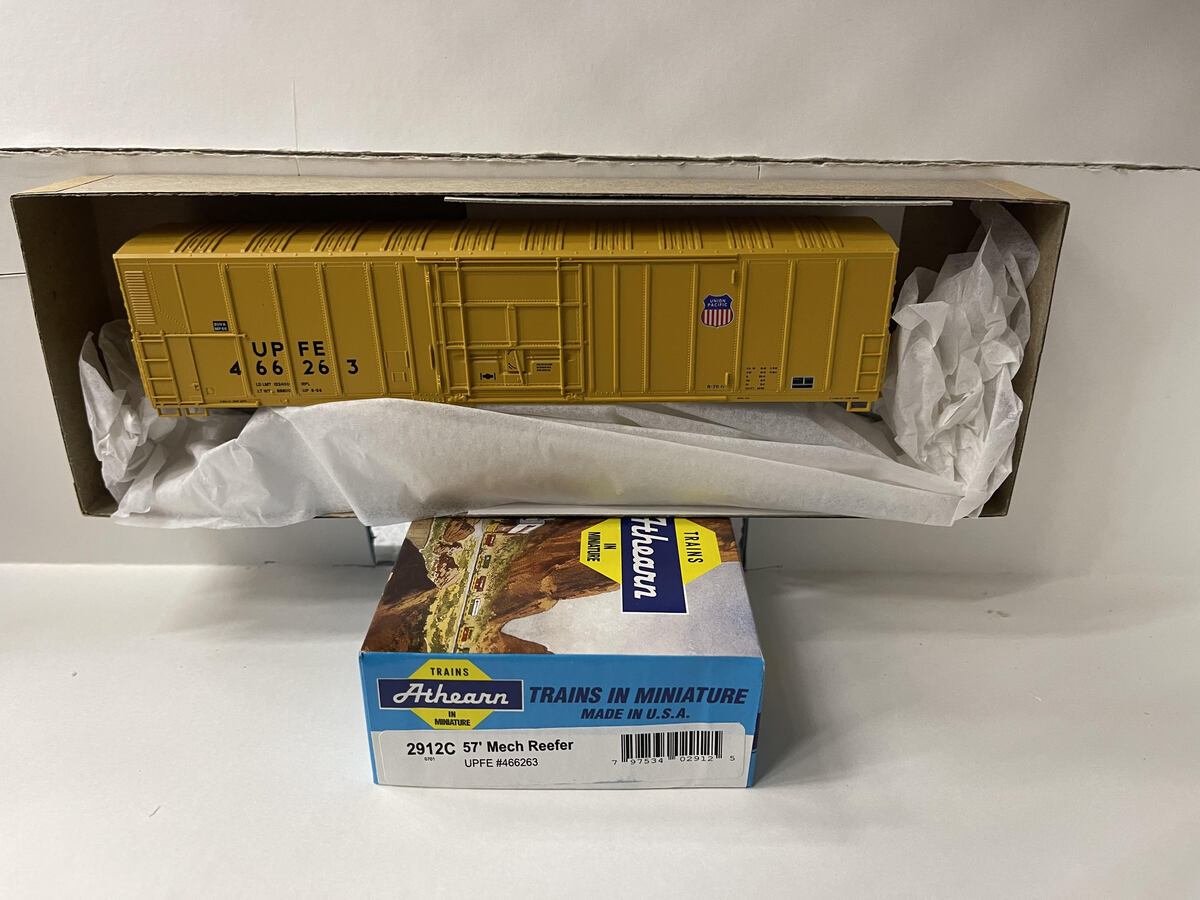 Athearn 2912C HO 57 Mech Reefer U Pacific Fruit Express Car Kit #466263