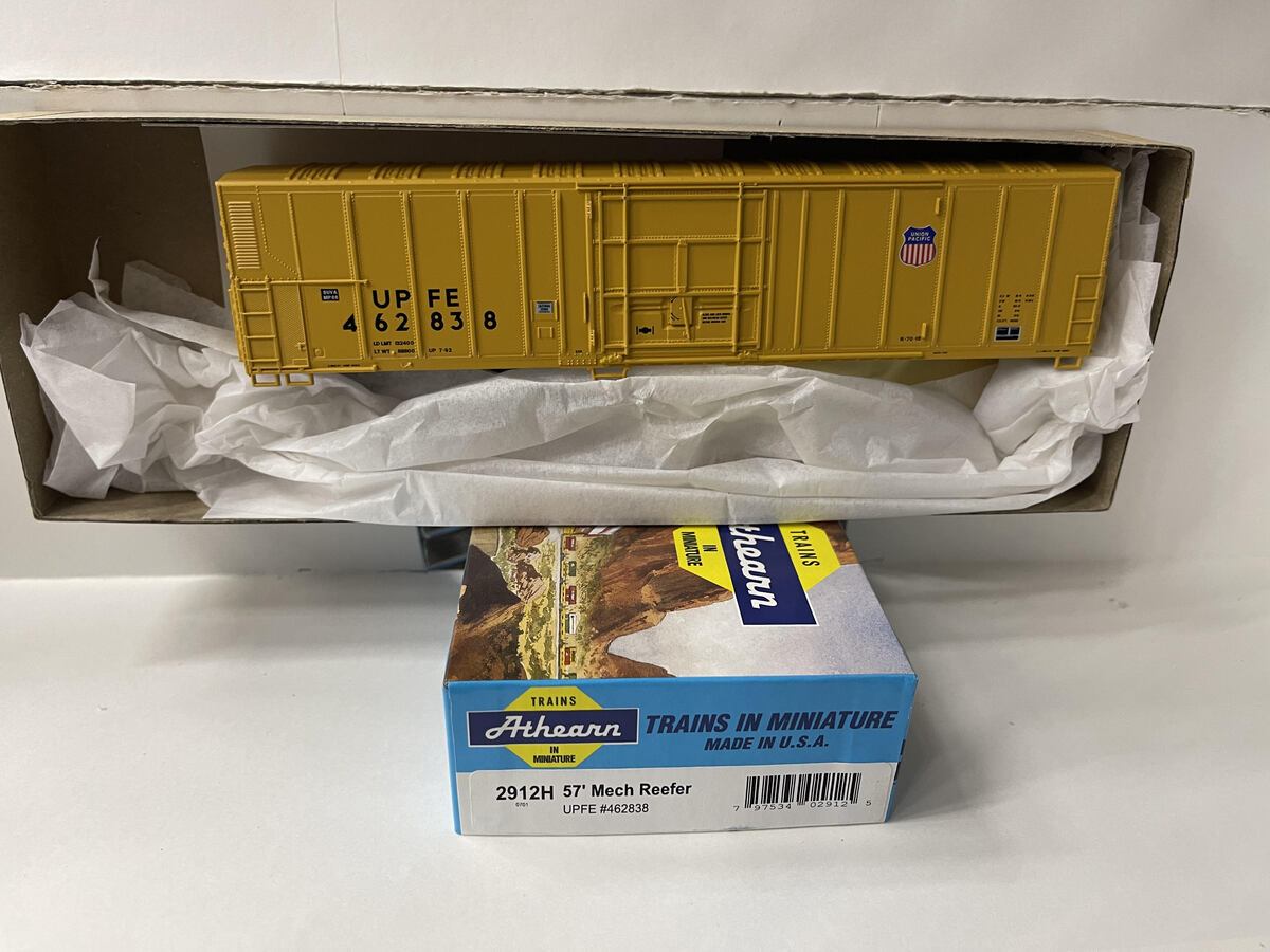 Athearn 2912H HO 57 Mech Reefer U Pacific Fruit Express Car Kit #462838