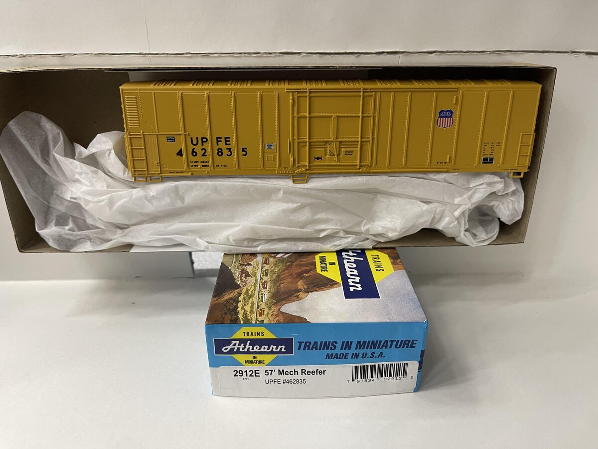 Athearn 2912E HO 57 Mech Reefer U Pacific Fruit Express Car Kit #462835