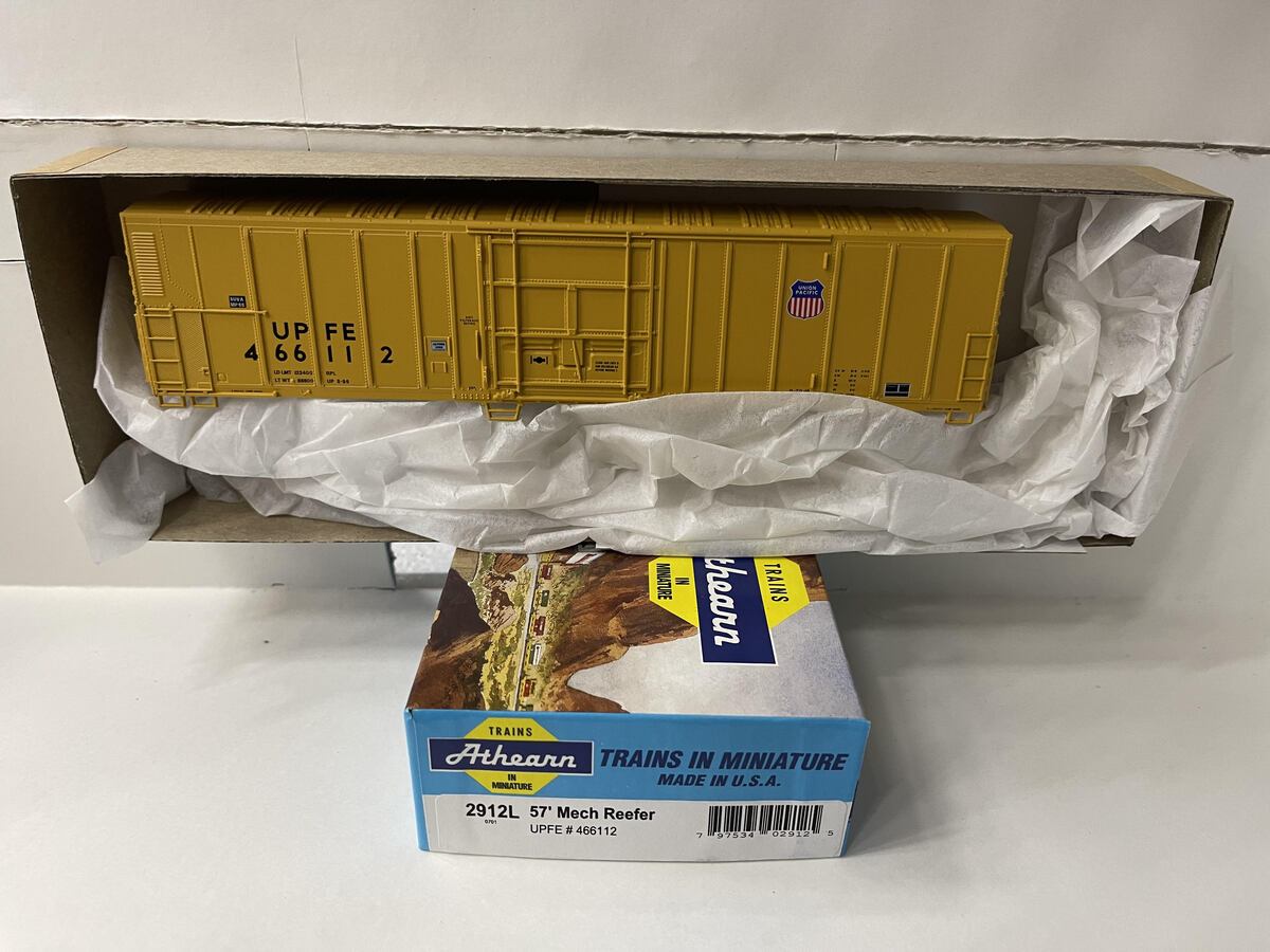 Athearn 2912L HO 57 Mech Reefer U Pacific Fruit Express Car Kit #466112