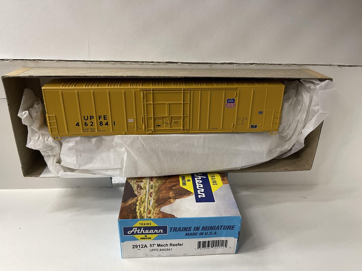 Athearn 2912A HO 57 Mech Reefer U Pacific Fruit Express Car Kit #462841