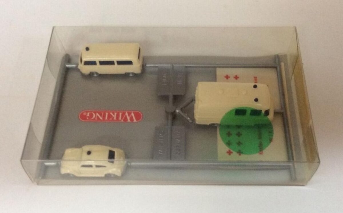 Wiking 90933 N Ambulance Vehicles Rotkreuz (Set of 3)