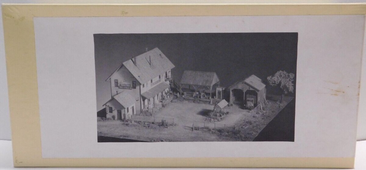 New England Structures NES-110 HO Chalker Beach Crate & Pallet Co. # 78/750 Kit