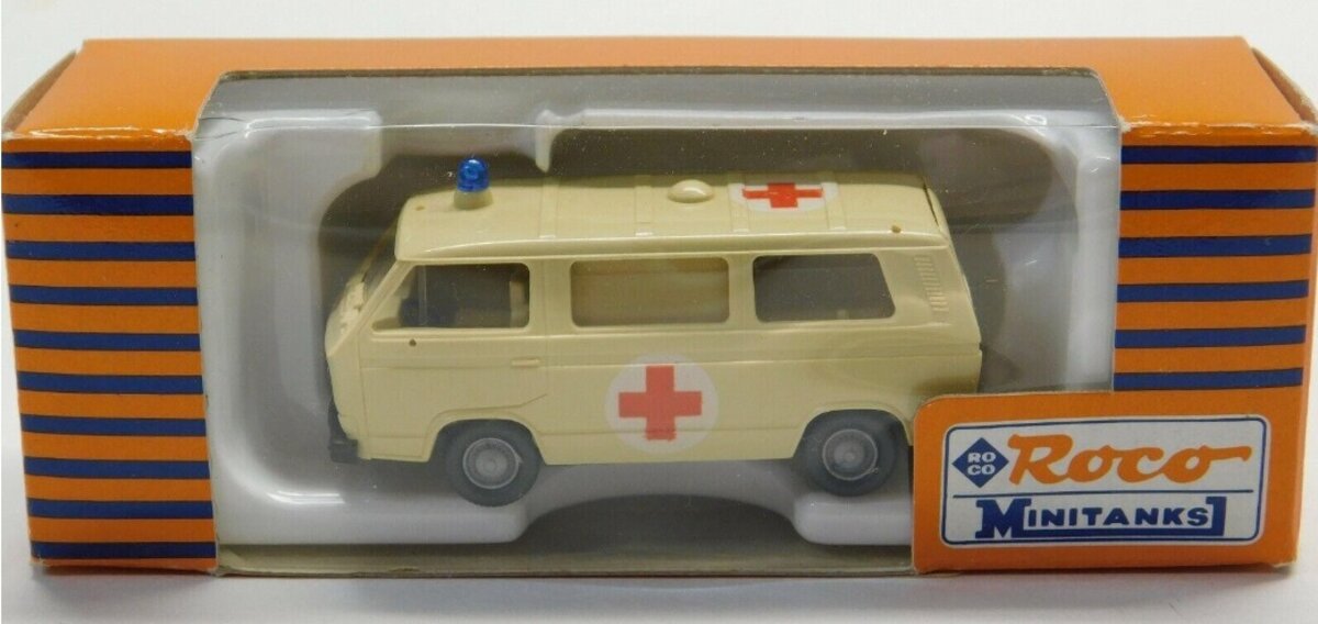 Roco 456 HO VW Type 2 Ambulance Van Minitanks
