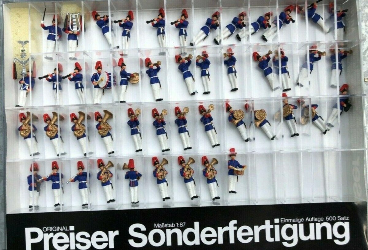 Preiser 13260 HO Prussian Band of Guards Set of 47 Figures (Box of 47)