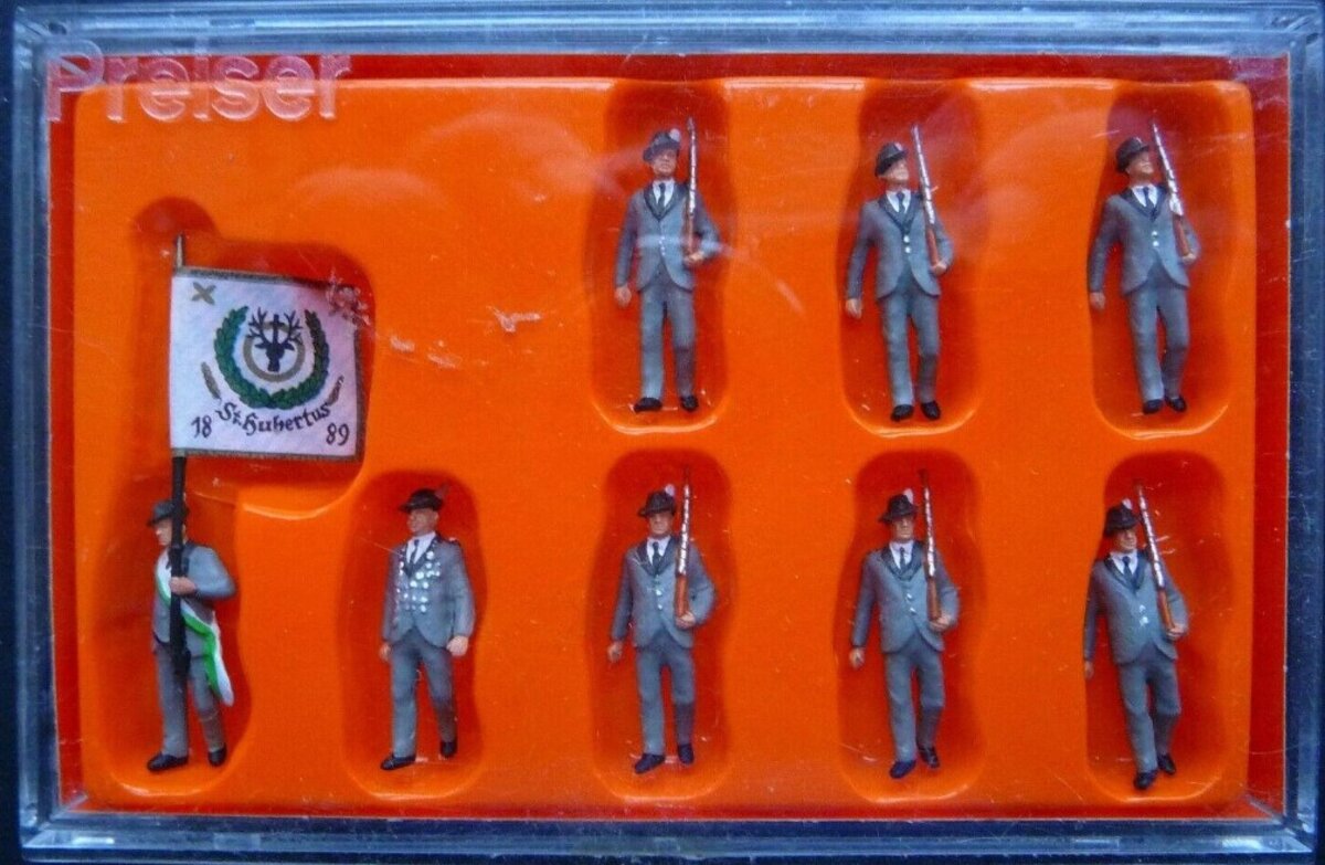 Preiser 24605 HO Markman in Parade Dress Figure Set (Box of 8)