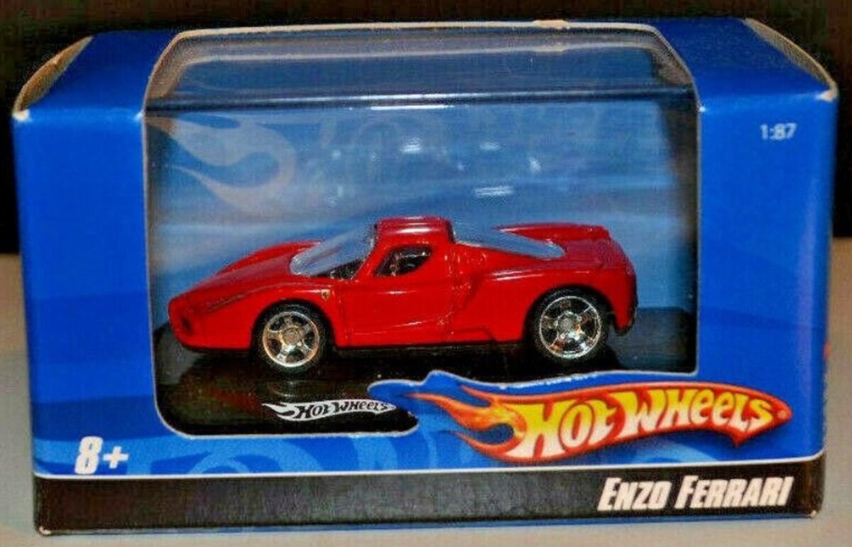 Hot Wheels L7174 1:87 Red Enzo Ferrari
