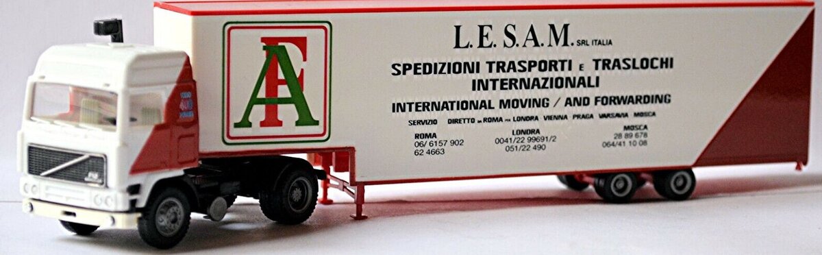 Herpa 142106 HO Volvo L.E.S.A.M International Moving Semi Truck