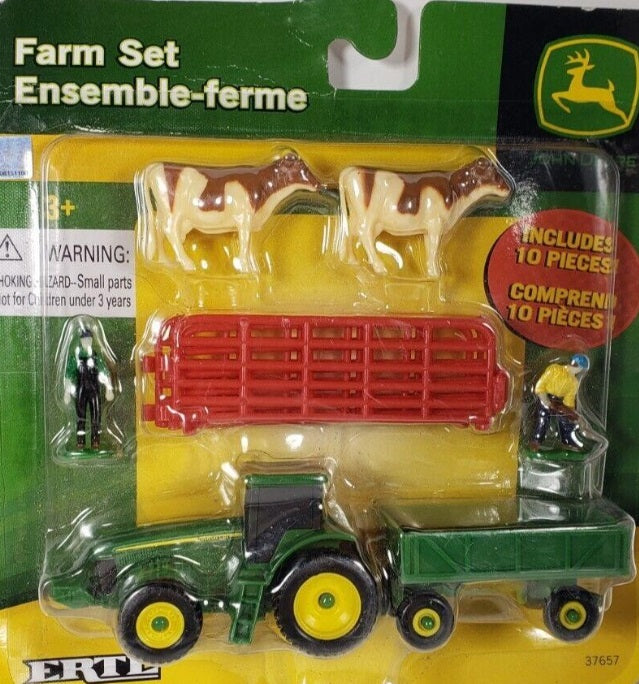 Ertl 37657 S Scale John Deere Farm With 2 Beige/Brown Cows Set