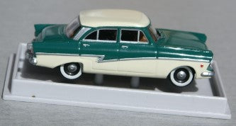 Brekina Automodelle 19053 HO Green/White Ford Taunus 17m De Luxe