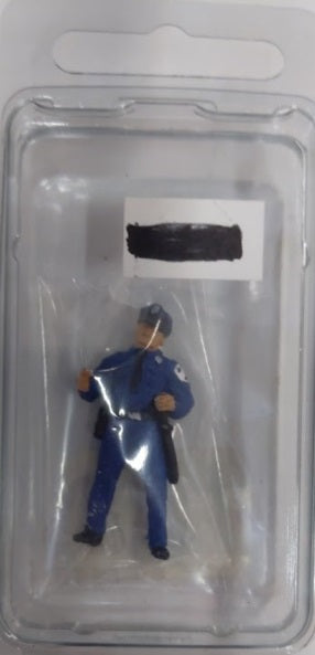 Scenic Express CG2753 O Policeman Pointing Sobriet Figure