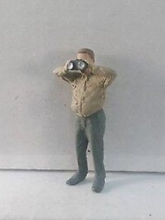 Arttista 1583 O Scale Man with Binoculars Figure