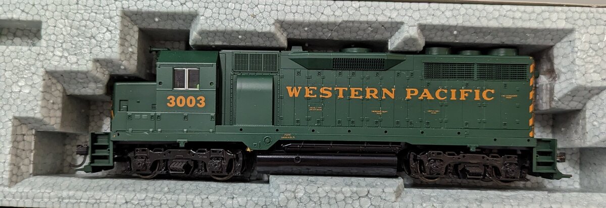 Kato 37WP2 HO Gauge Western Pacific Diesel Locomotive #3003
