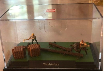 Busch 7630 HO Loggers Chopping Trees w/Ax and Wood Stacks