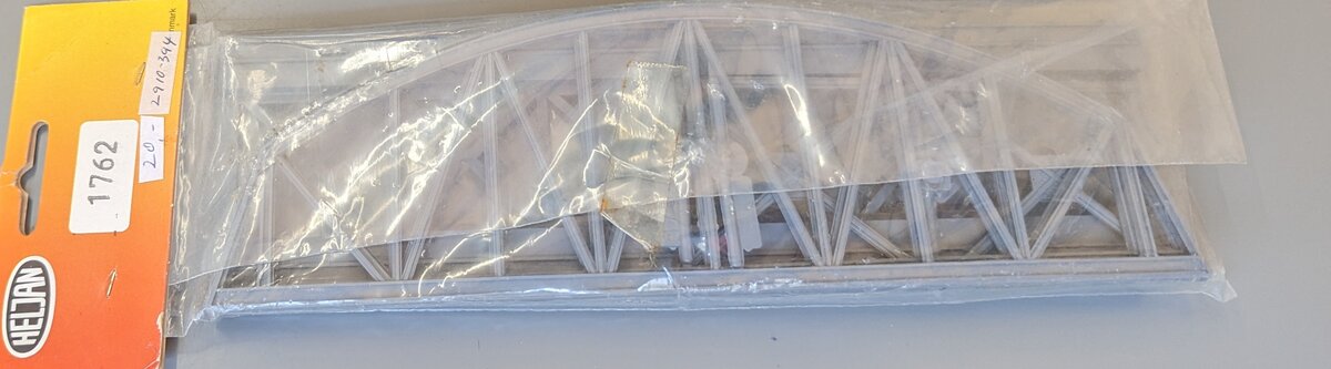 Heljan 1762 HO Straight Arch Bridge Building Kit (4 Pieces)