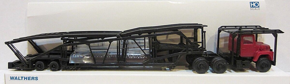 Walthers 933-1200 HO Red Auto Carrier Trailer With Ford LNT 9000 Tractor