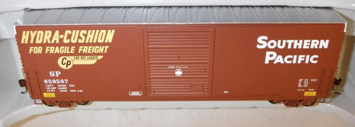 ExactRail EE-1001-15 HO SP PC&F 6033 Cu.Ft. Single Door Boxcar #659587
