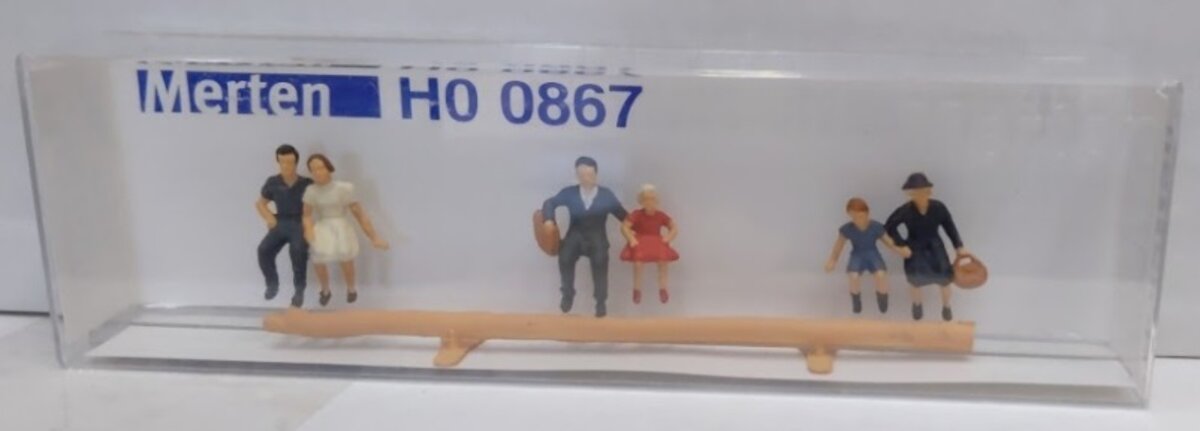 Merten 0867 HO People Sitting Together (Pack of 3)