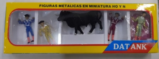 Datank 4322 HO And N 1-Black Big Bull & 4-Bullfighters Hand Painted