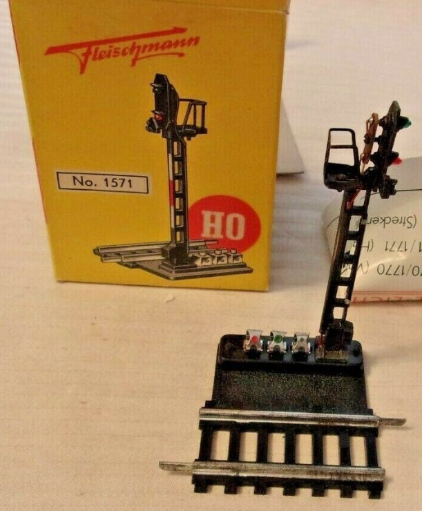 Fleischmann 1571 HO Scale Tall Signal 2 Light with Track