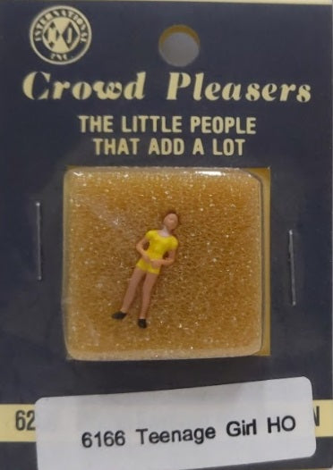 NJ International 6166 HO Crowd Pleasers Teenage Girl Figure