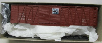 Roundhouse 2141 HO 50' Extended Brace Boxcar Auto End Door #40074