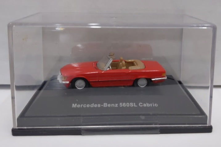 Acme HO Red Mercedes-Benz 560SL Cabrio Convertible