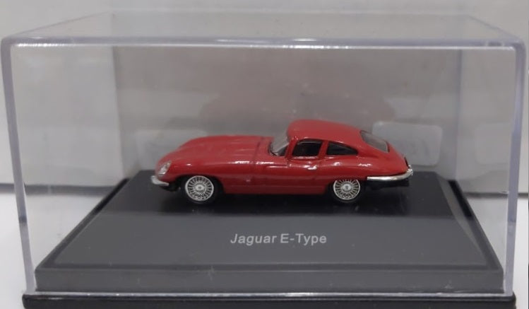 Acme 1058 1:87 Red Jaguar E-Type