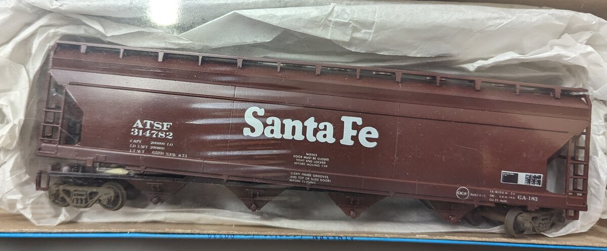 Athearn 314782 HO ACF Covered Hopper