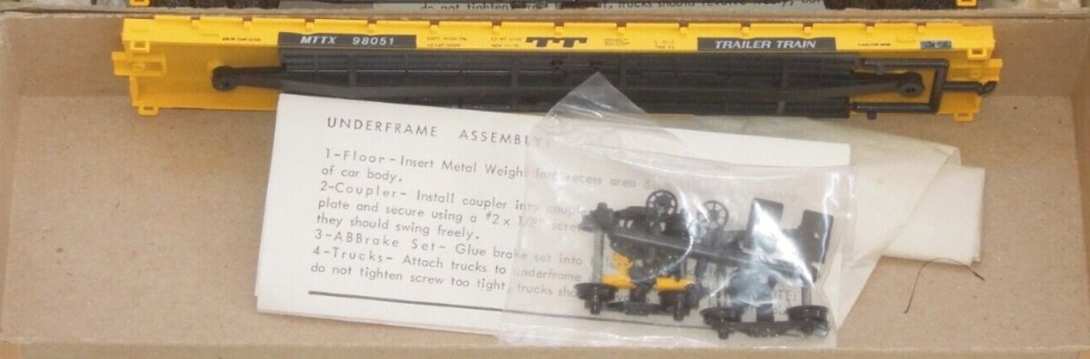 Roundhouse 1281 HO 60' Flat Car Assorted Road # Kit