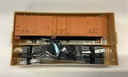 Train Miniature 3319 HO Orange Dimensional Data 40'''' Plug Door Box Car Kit