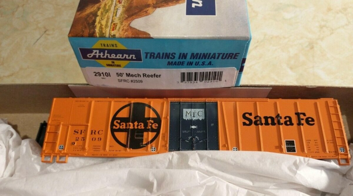 Athearn 2910I HO Santa Fe 50' Mechanical Reefer SFRC # 2509 Kit