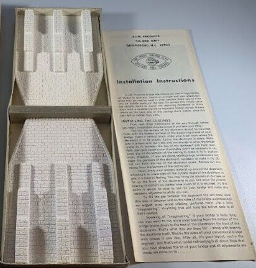 AIM 100-375 HO Bridge Abutments Cut Stone (Box of 2)