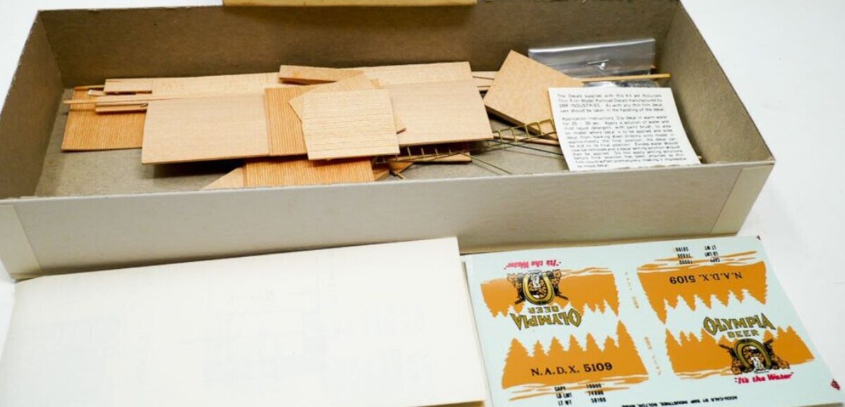Ambroid H-18 Ho Olympia Beer 36' Private Reefer Wood Kit