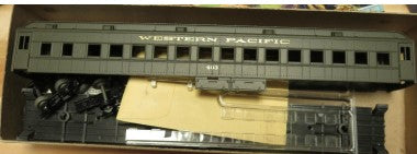 Athearn 5535 HO Bev-Bel Corp. Western Pacific C/R Coach #403 Kit