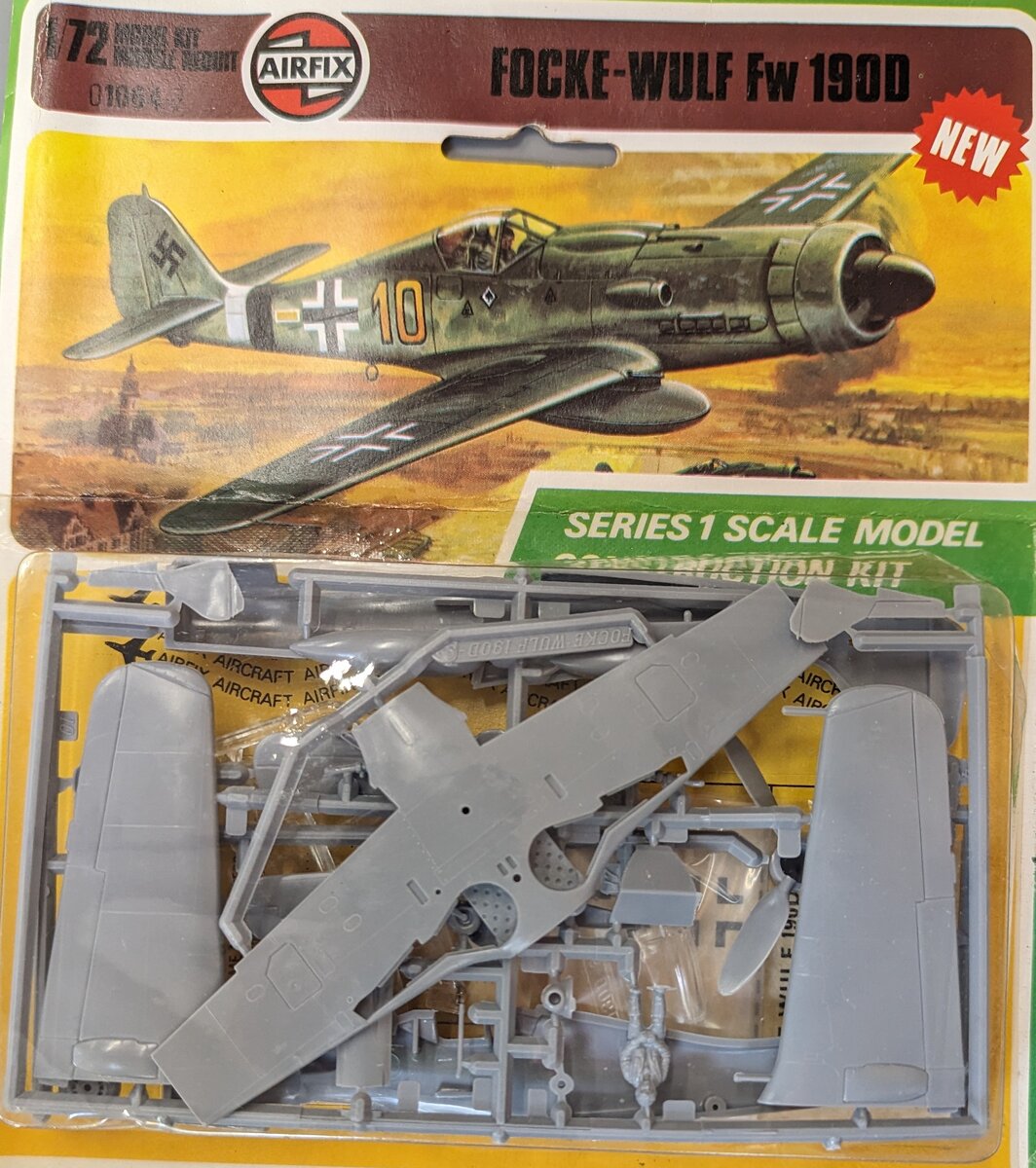 Airfix Products O1064-7 1:72 Focke-Wulf Fw190D Plastic Model Kit