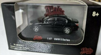 Malibu International 113 1:87 Black BMW 5 Series