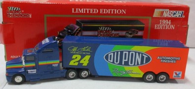 Racing Champions 03400-02286 1:64 DuPont #24 Jeff Gordon Racing Transporter