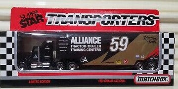 Matchbox CY104 1:64 Super Star Alliance Training Center #59 Racing Transporter