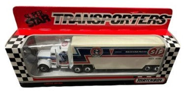Matchbox CY104 1:64 Super Star Richard Petty STP Racing Team Transporter